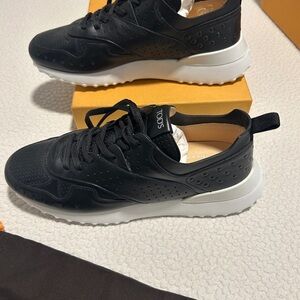 Tod's Black Leather women’s sneaker - size 40 -NIB
